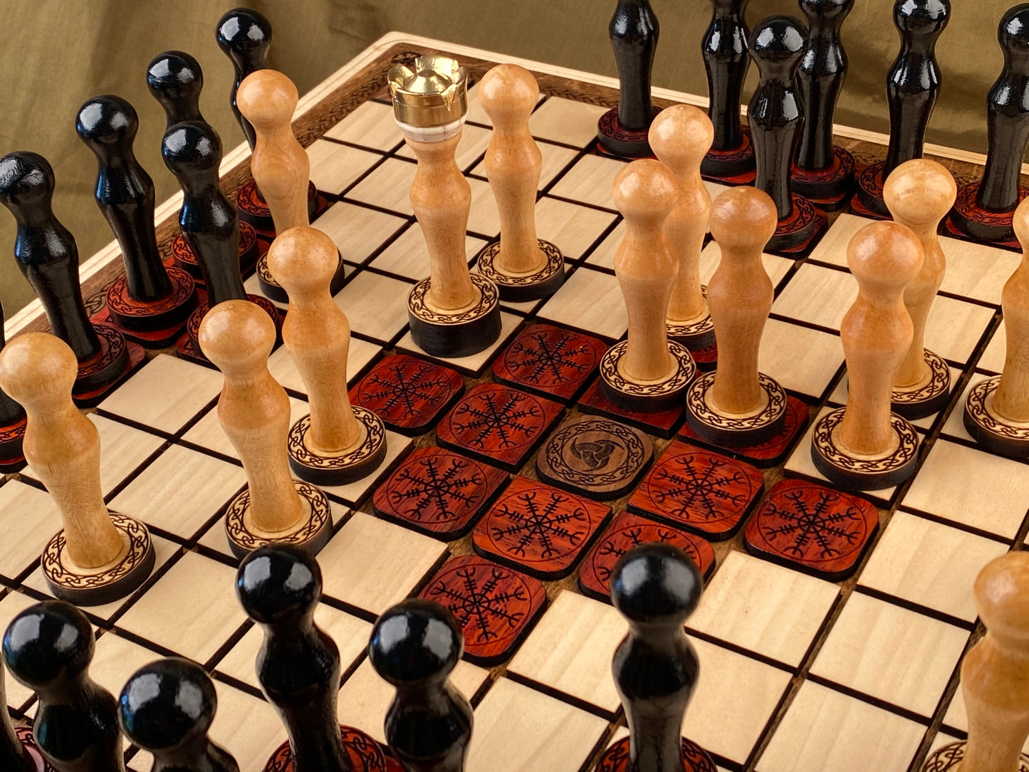 HNEFATAFL! Viking Chess. Deluxe Kings Edition ~ Signed & Numbered.